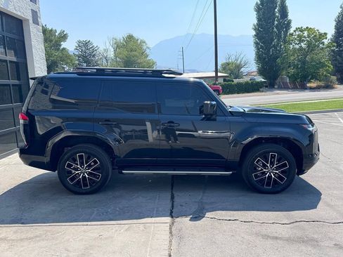 Used 2025 Lexus GX 550 w/ Accessory Package (31) AWD/4WD image 6