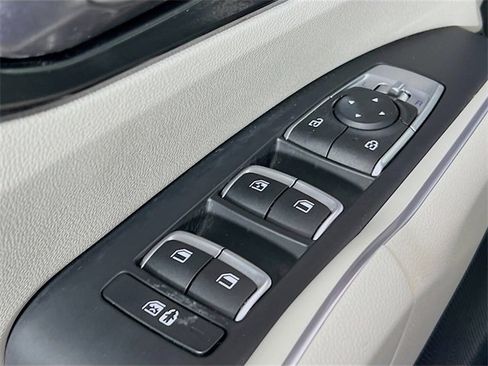 Used 2023 Kia Sorento S image 18