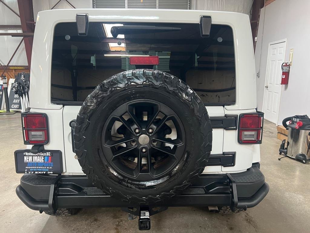 Used 2017 Jeep Wrangler Sahara AWD/4WD image 11