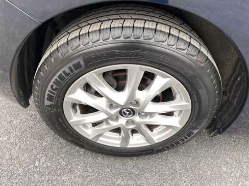 Used 2015 MAZDA MAZDA3 i Grand Touring image 35