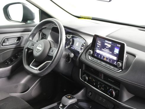 Used 2024 Nissan Rogue S FWD image 9