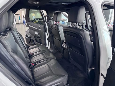 Used 2020 Land Rover Discovery Landmark image 15