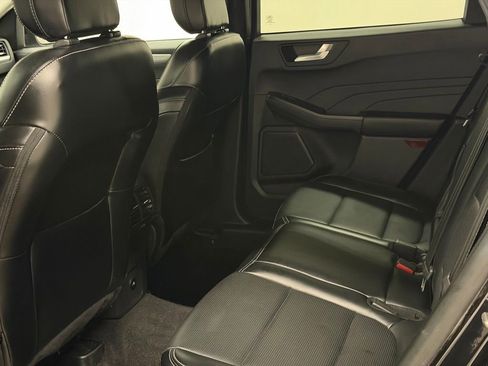 Used 2024 Ford Escape Platinum image 27