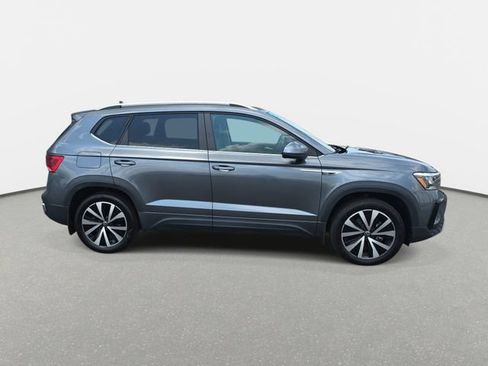 Used 2023 Volkswagen Taos SE AWD/4WD image 4