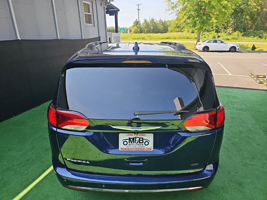 Used 2018 Chrysler Pacifica Touring-L Plus w/ Advanced Safetytec Group FWD image 5