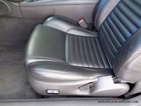 Used 2002 Ford Thunderbird RWD image 18