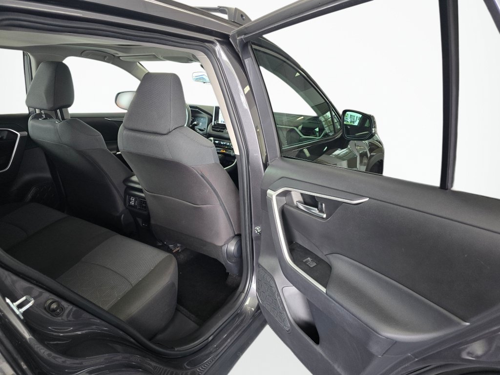 Used 2025 Toyota RAV4 XLE w/ Convenience Package AWD/4WD image 36