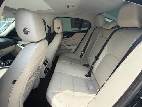 Used 2020 Jaguar XE S RWD image 10