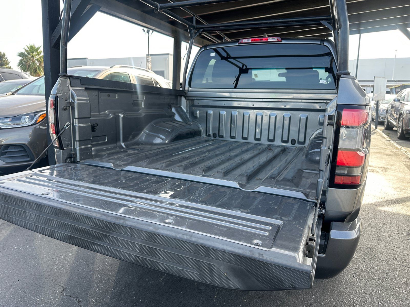 Used 2024 Nissan Frontier SV RWD image 25