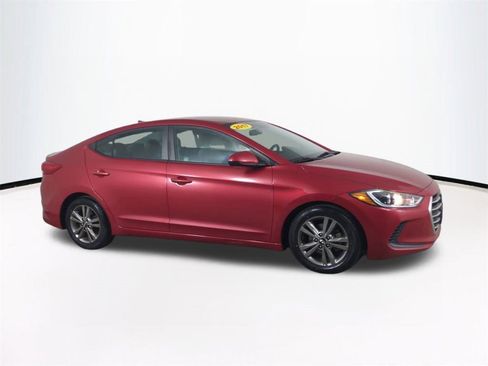 Used 2017 Hyundai Elantra SE image 2
