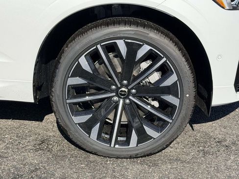 New 2026 Volvo XC60 T8 Ultra w/ Protection Package Premier image 24