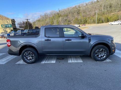 New 2025 Ford Maverick XLT w/ XLT Luxury Package image 4