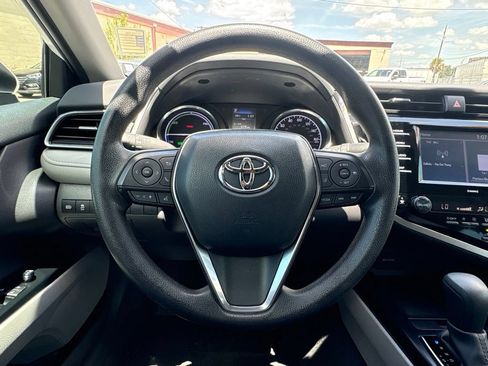 Used 2020 Toyota Camry LE FWD image 18