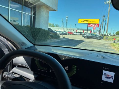 Used 2025 Kia K4 LXS image 33