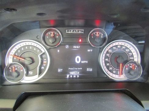 Used 2019 RAM 1500 Classic SLT w/ Luxury Group AWD/4WD image 22