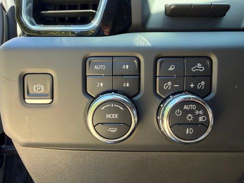 Used 2024 GMC Sierra 1500 Denali w/ Denali Reserve Package AWD/4WD image 12