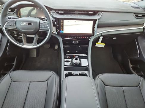 New 2026 Jeep Grand Cherokee Limited AWD/4WD image 16
