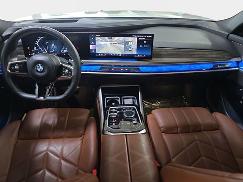 Used 2023 BMW 740i w/ Parking Assistance Package RWD image 12