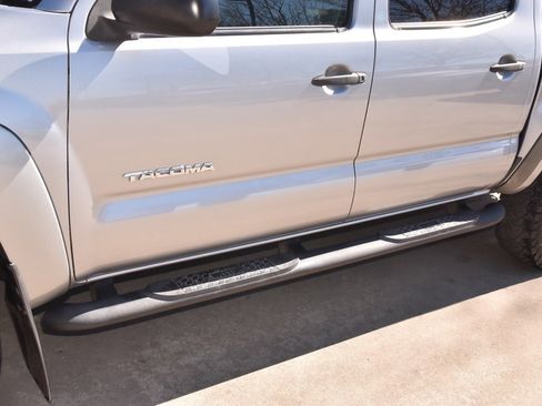 Used 2014 Toyota Tacoma PreRunner w/ SR5 Package image 33