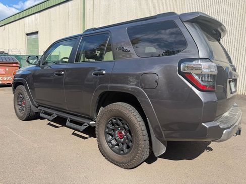 Used 2023 Toyota 4Runner TRD Off-Road Premium w/ Off Road Premium Plus Package AWD/4WD image 3