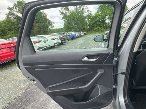 Used 2023 Volkswagen Jetta SE w/ Panoramic Sunroof Package FWD image 13