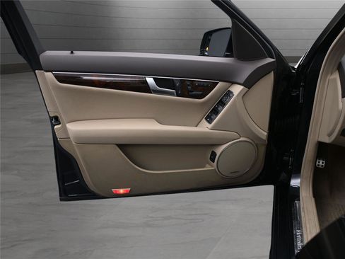 Used 2012 Mercedes-Benz C 300 4MATIC Sedan image 8