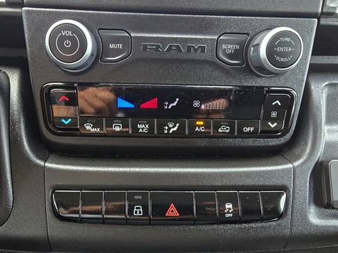 Used 2025 RAM ProMaster 2500 FWD image 17