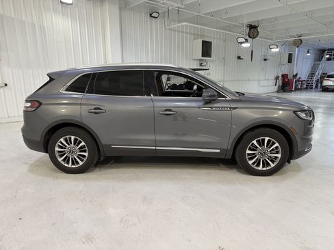 Used 2022 Lincoln Nautilus FWD w/ Premium Package image 6