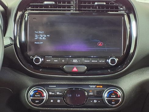 Used 2024 Kia Soul EX w/ Option Group 015 FWD image 17