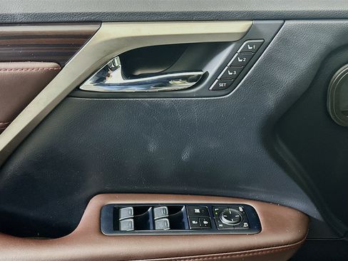 Used 2018 Lexus RX 350L w/ Premium Package image 15