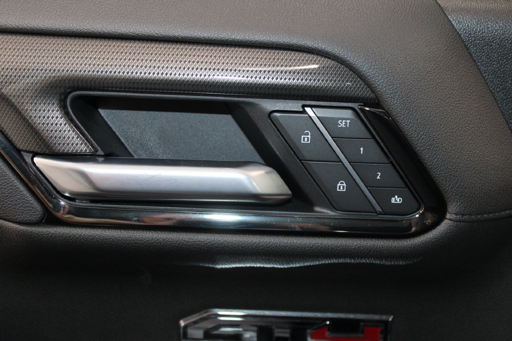 Used 2025 GMC Sierra 1500 AT4 w/ AT4 Premium Package AWD/4WD image 39
