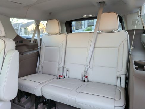 Used 2023 GMC Yukon XL Denali w/ Denali Reserve Package image 34