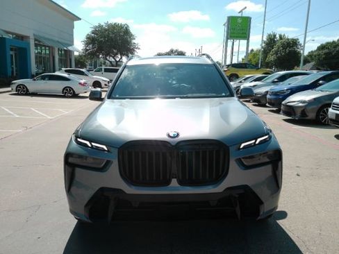 Used 2023 BMW X7 xDrive40i w/ M Sport Package AWD/4WD image 2
