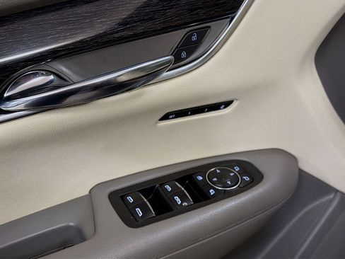 Used 2021 Cadillac XT6 Premium Luxury w/ LPO, Floor Liner Package AWD/4WD image 19