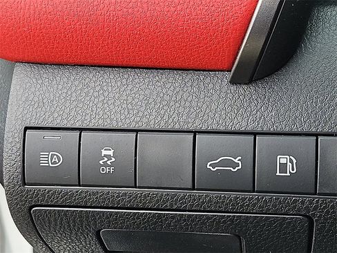 Used 2018 Toyota Camry XSE image 27