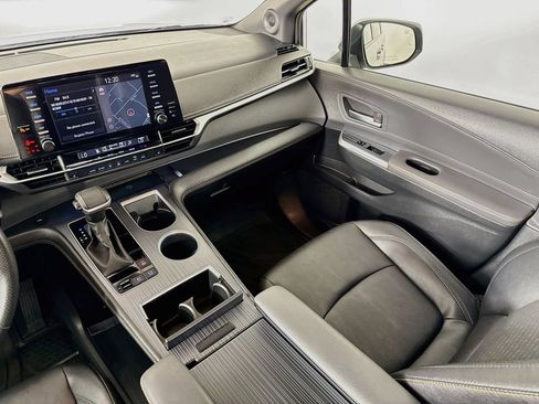 Certified 2023 Toyota Sienna XLE Woodland Edition AWD/4WD image 26