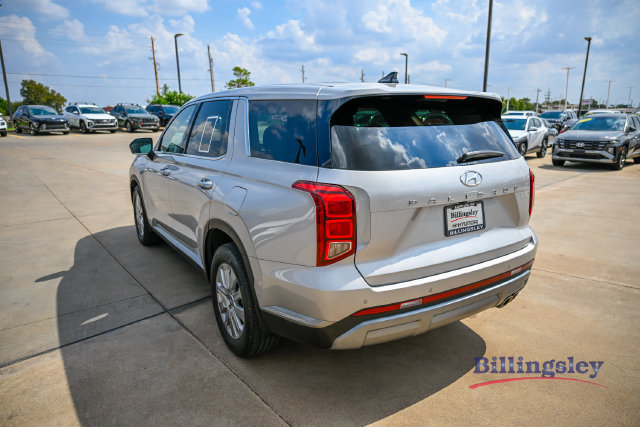 Used 2025 Hyundai Palisade SE FWD image 3