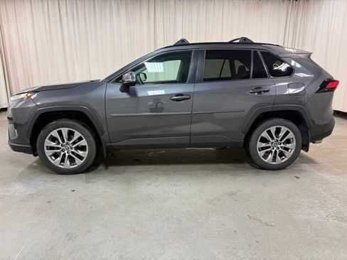Used 2022 Toyota RAV4 XLE Premium AWD/4WD image 9