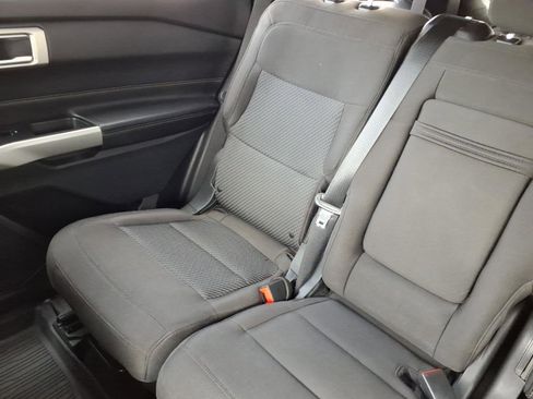 Used 2022 Ford Explorer XLT AWD/4WD image 22