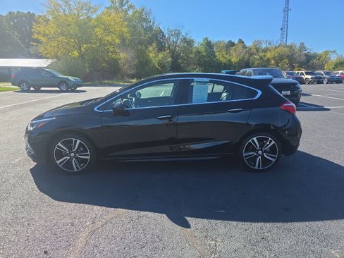 Used 2017 Chevrolet Cruze Premier image 3