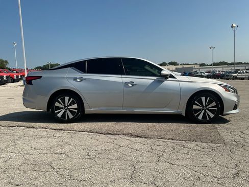 Used 2022 Nissan Altima 2.5 SL FWD image 6