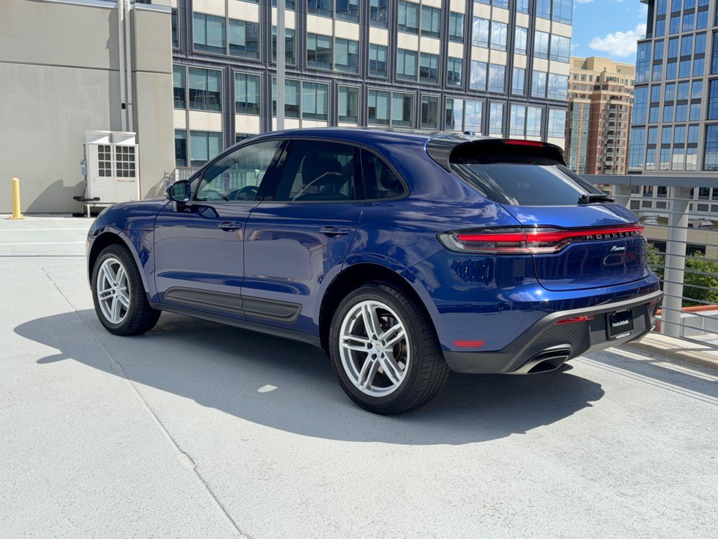 Certified 2024 Porsche Macan AWD/4WD image 3