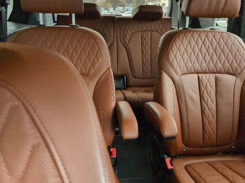 Certified 2024 BMW X7 xDrive40i w/ M Sport Package image 29