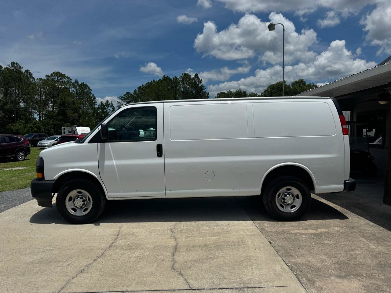 Used 2021 Chevrolet Express 2500 RWD image 8