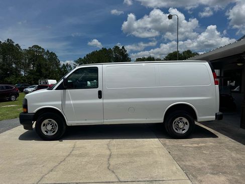 Used 2021 Chevrolet Express 2500 RWD image 8