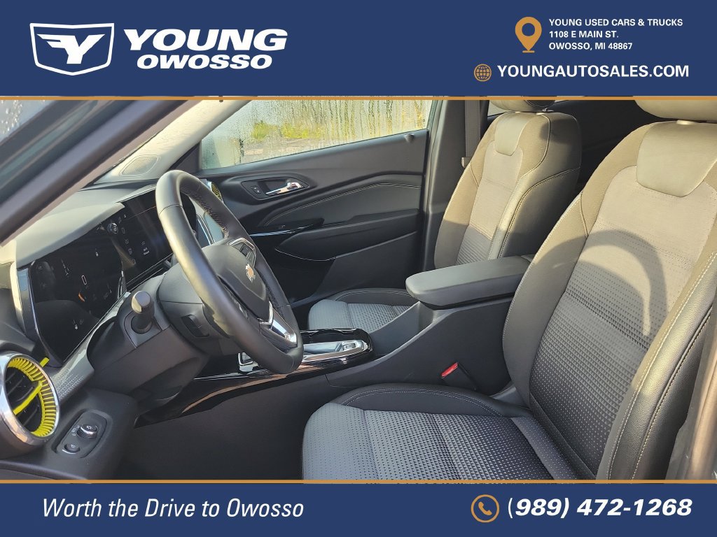 Used 2025 Chevrolet Trax LT w/ Driver Confidence Package FWD image 8