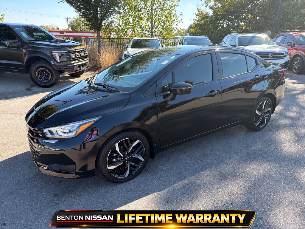 Used 2025 Nissan Versa SR w/ Trunk Package FWD image 4