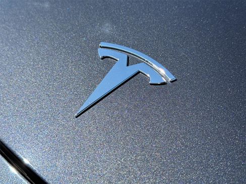 Used 2024 Tesla Model Y Long Range image 8