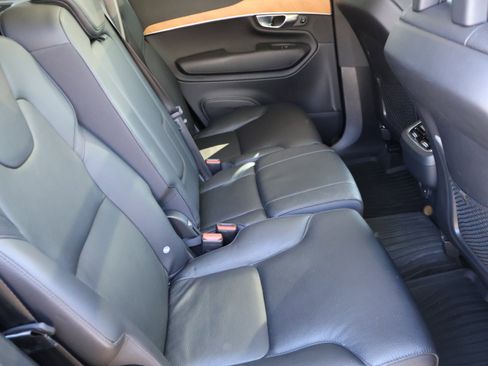 Used 2022 Volvo XC90 T6 Momentum w/ Advanced Package image 14
