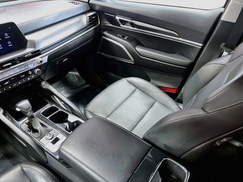 Used 2023 Kia Telluride S AWD/4WD image 23